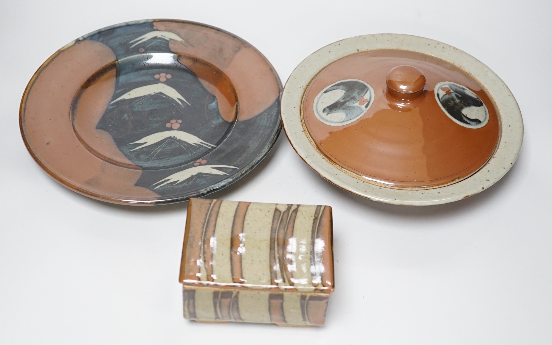 David Frith, Brookhouse studio pottery: a plate, covered bowl and a butter dish and cover, largest 28cm diameter